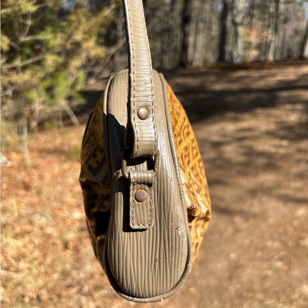 Vintage ✨Fendi Crossbody Bag - Picture 6 of 11